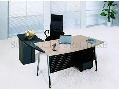 Fashion Style Office Desk with Steel Foot Office Computer Table for Manager (SZ-OD015)