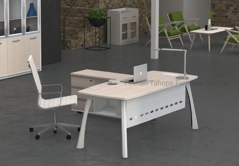 Elegant Oak Wooden Melamine Manager Computer Executive Office Table