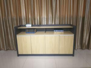 Good MFC Glass Credenza Modern Durable File Credenza with Glass Door