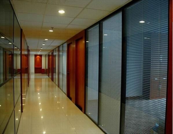 Office Glass Partition Aluminium Frame with Automatic Insected Louvers