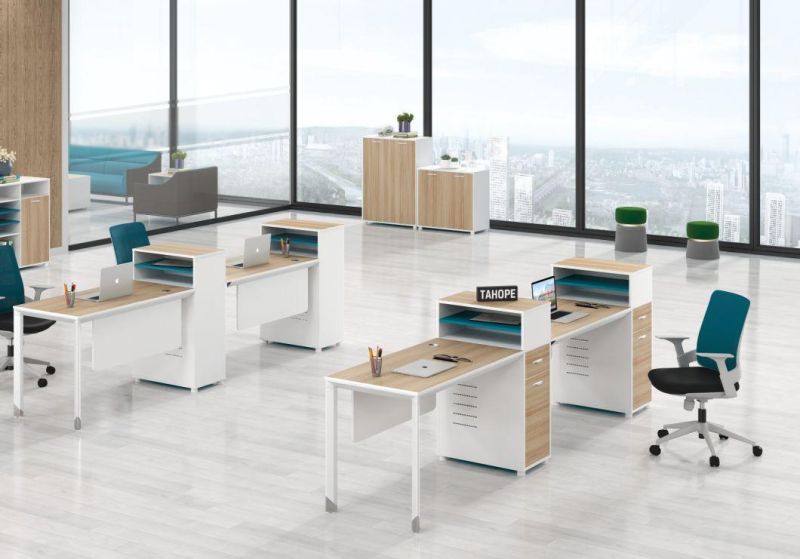 Modern Office Furniture Partition Wooden 2~4 People Office Table for Staff