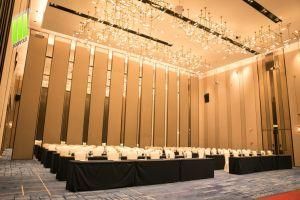 Conference Room Sliding Foldable Partitions Modern Movable Sound Proof Partition Walls